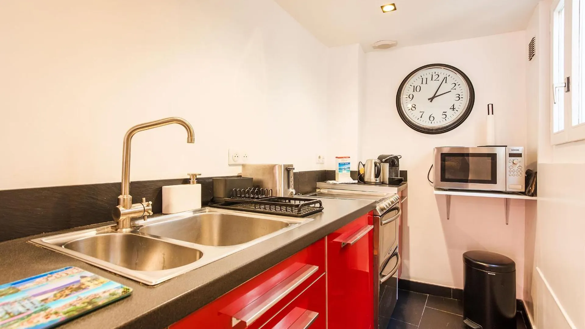 La Treille Ap4334 By Riviera Holiday Homes Nice Apartment